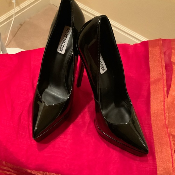 Steve Madden high heels,never left the box.Perfect and new. - Picture 2 of 3